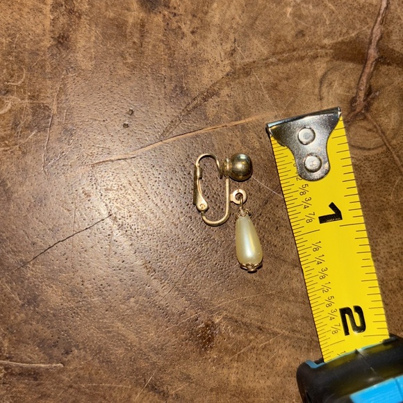 Sarah Coventry Faux Pearl Golden Earrings Vintage 1950s FREE SHIPPING - Picture 4 of 4